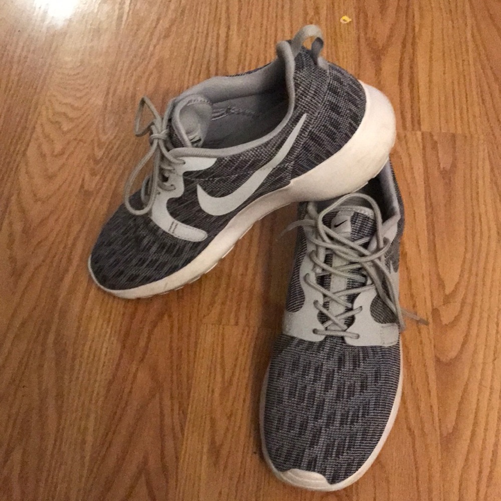 Nike sneakers 👟